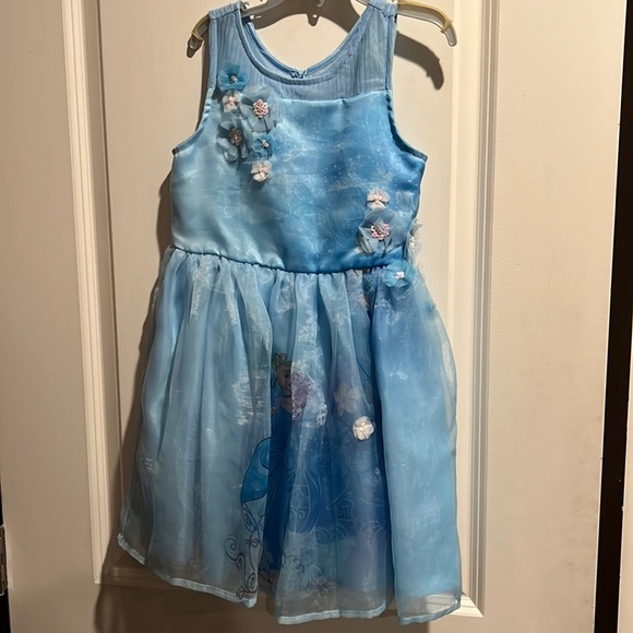 Cinderella dress from Disney store size 5/6 excellent used condition - Picture 1 of 12